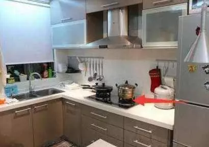 一旦家中冰箱這樣擺放,財神爺見了繞道走,夫妻反目,家運不濟