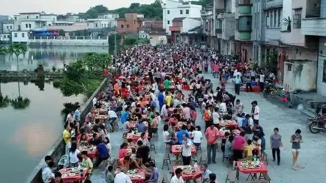 新加坡男子:中國准岳父飯後的一個舉動,改變了我對他的印象 !