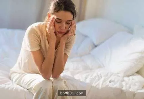 她留紙條給「關門很大聲」的鄰居希望對方注意,隔天就收到回信馬上泛淚PO文!