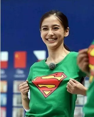 angelababy這次丟臉丟到國外,隱瞞這麼多年被揭穿,讓黃曉明太難堪