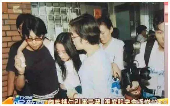 同是林瑞陽的兒女,為何曾哲貞的孩子顏值逆天!張庭的孩子卻難以描述!