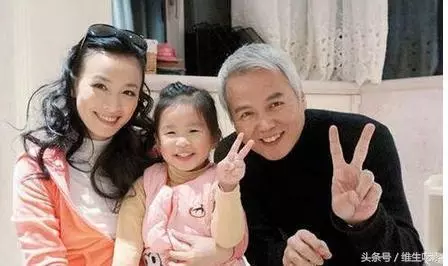 同是林瑞陽的兒女,為何曾哲貞的孩子顏值逆天!張庭的孩子卻難以描述!