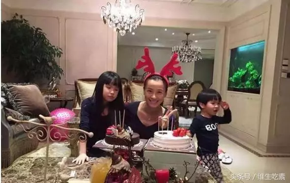 同是林瑞陽的兒女,為何曾哲貞的孩子顏值逆天!張庭的孩子卻難以描述!