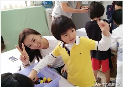 同是林瑞陽的兒女,為何曾哲貞的孩子顏值逆天!張庭的孩子卻難以描述!
