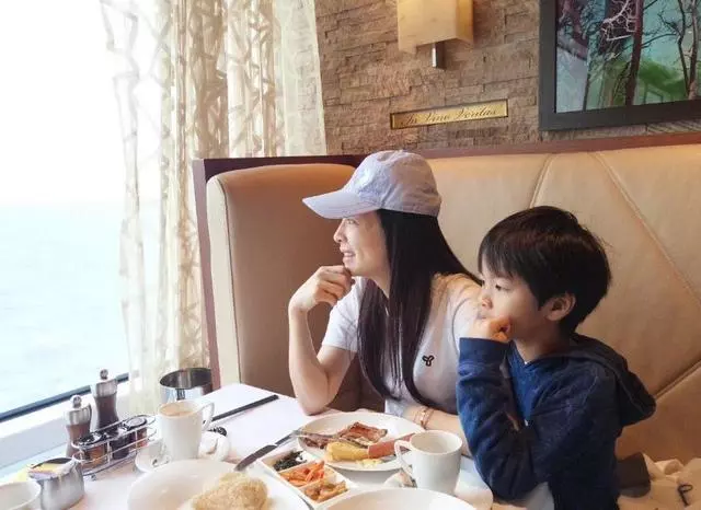 「曾背小三罵名」為懷孕做9次試管被扎千次終得子 轉行和老公經商「光稅就繳96億」成圈內富豪