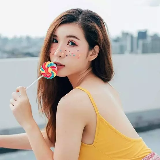 豪華公寓後面 女模特雅蓉墜樓亡!!!!