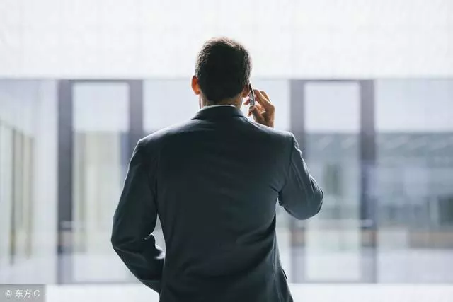 父親病重,男子回家探望,路上一個善心之舉,卻意外救了父親的命