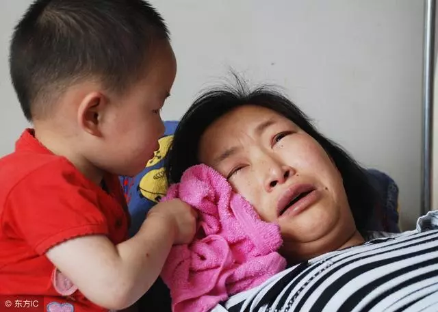 單親媽媽病危,將六歲孩子託付給窮鞋匠,孩子長大後為報恩成債奴