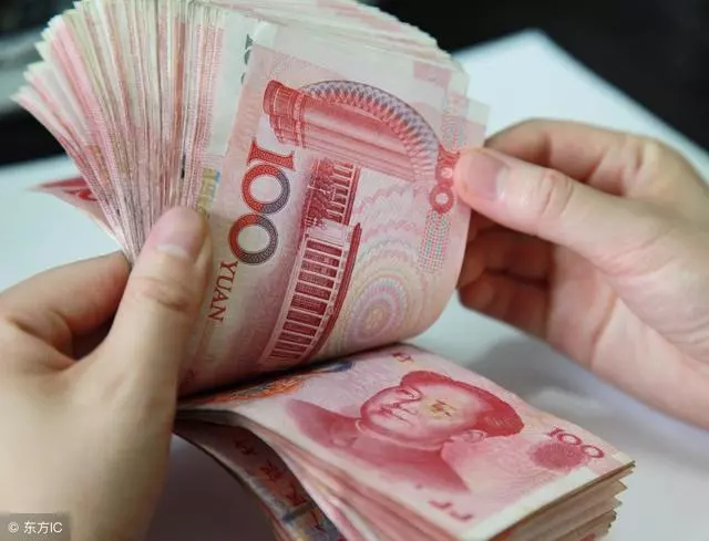 兩兒不管老父,女兒每月給老父打錢,三年後女兒笑了,兩兒卻哭了
