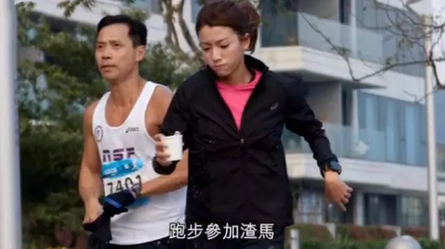 自出道以來,醜聞是一波接著一波,曾因小三之名險些步入黃心穎偷食後塵,這位TVB花旦幸運洗白了~~~