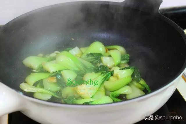 不管炒什麼青菜,多加一步,顏色不發黃,營養更高,好吃也好看!