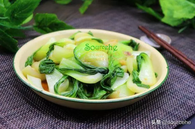 不管炒什麼青菜,多加一步,顏色不發黃,營養更高,好吃也好看!