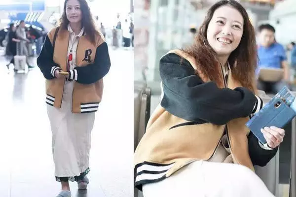52歲周海媚中年危機?臉依然年輕,穿的像18歲但身材卻如大媽