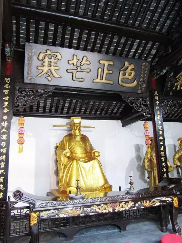 包公離開900年「被封最邪惡官員」長眠地被破壞 歷史學家一打開棺木「比狗頭鍘還可怕」~