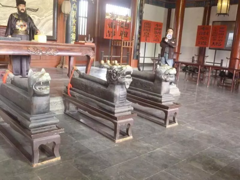包公離開900年「被封最邪惡官員」長眠地被破壞 歷史學家一打開棺木「比狗頭鍘還可怕」~