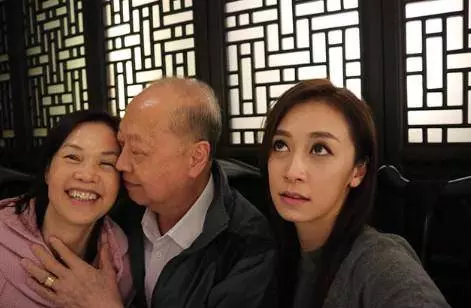 黃心穎爸曾偷吃 姐姐揭家事:永遠不要像媽媽