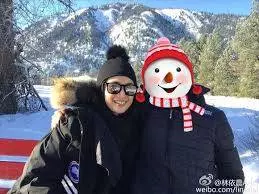 撒糖預警!女神林依晨宣告停工「積極做人」!罕見曬「老公正面照」,「站身後一個Move」甜爆!