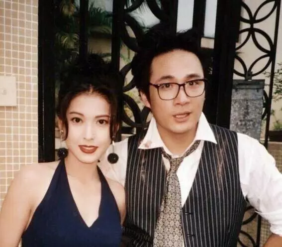 「最美紫衫龍王」,嫁入豪門依舊對吳鎮宇念念不忘