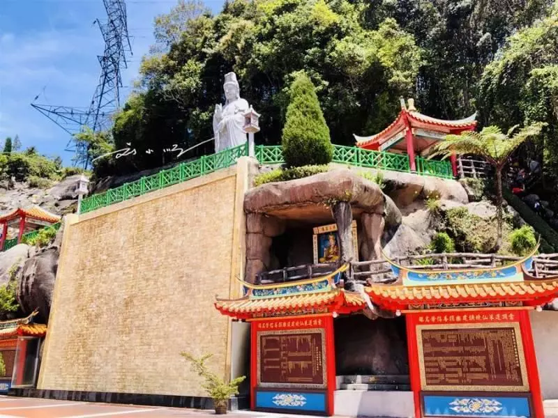 「雲頂高原」還有一座特別的寺廟,免費向大眾開放,還是華人建造的!