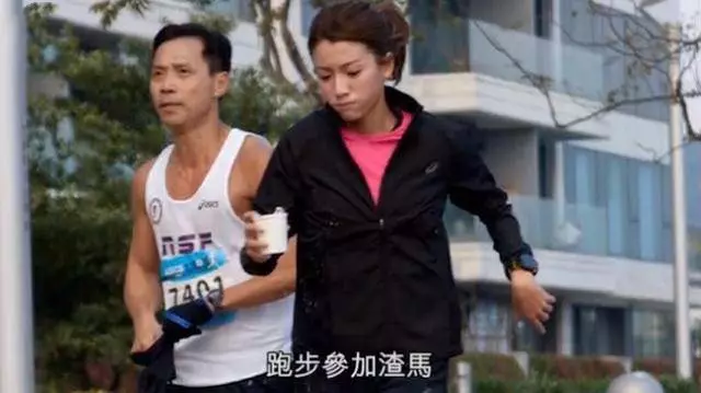 自出道以來,醜聞是一波接著一波,曾因小三之名險些步入黃心穎偷食後塵,這位TVB花旦幸運洗白了~~~