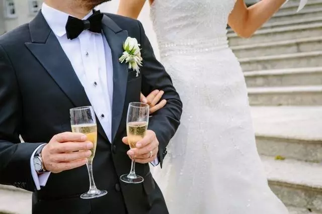 懷孕4個月被退婚!男友冷冷嗆「妳自己養我給7000」 她落淚「為了1000元」變單親媽媽~