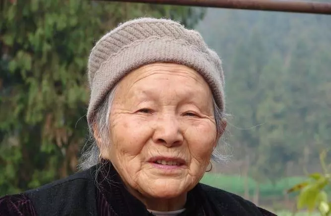 「一張30萬支票,讓我失去了兒子」養兒防老,不如存錢防老,很現實