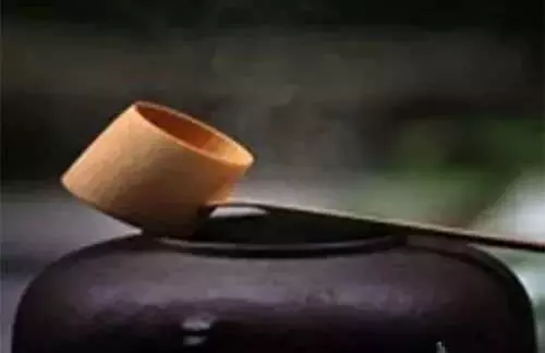 做人,請不要炫耀~更不要事事顯擺。