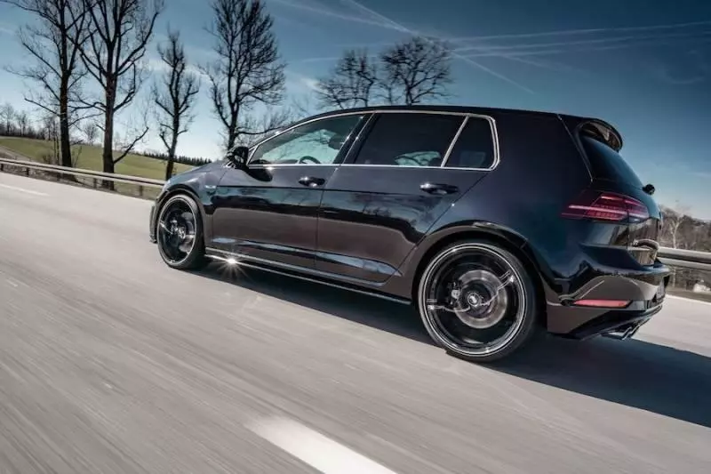覺得VW Golf R的300匹馬力不夠用?ABT再給你50匹! | 車壇新訊