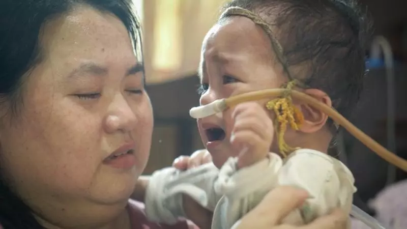 2歲寶寶患重症似嬰兒般大小,靠一台呼吸機活著:一定要撐到5歲