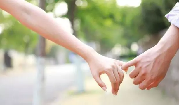 19歲女孩,查出宮頸癌,醫生再次警告:年輕人在一起,切莫太著急