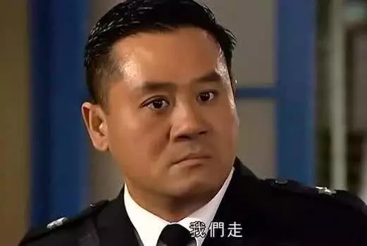 他表面跑了20年龍套,實則是身家億萬富翁,網歎:真的太低調