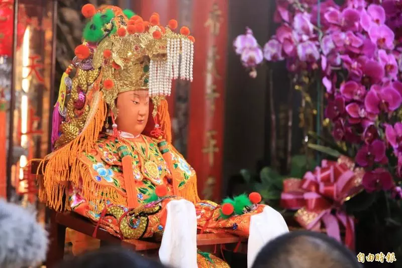 兒子早產瀕死!白沙屯媽祖顯神蹟「帶他闖過各難關」 母親淚曝「寶貝微笑離開」:是娘娘的旨意