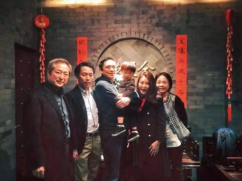 兒出生就偷吃!王泉仁驚傳「狂逼麻衣離婚」連兒子都不要了 直接「把空姐小三帶回家」:我要娶她