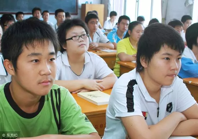 女兒病重,親戚朋友不肯借錢,一個突如其來的電話,令他喜出望外