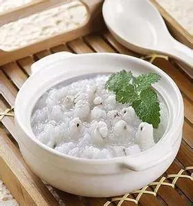 肚子大,濕氣重,老中醫教你3招祛濕減肥,排出體內毒素,大肚子平了 !