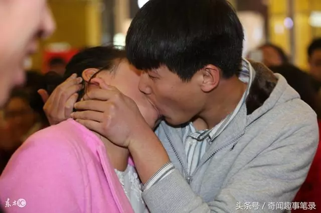 無良兒媳寧把剩飯剩菜拿去喂狗,也不給年老婆婆吃,太可惡了!