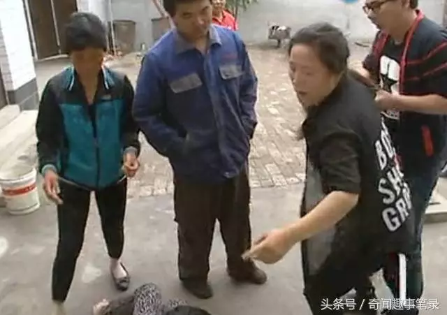 孩子剛滿月,婆婆就把傻兒媳趕出家,是人心冷漠還是道德的淪喪?