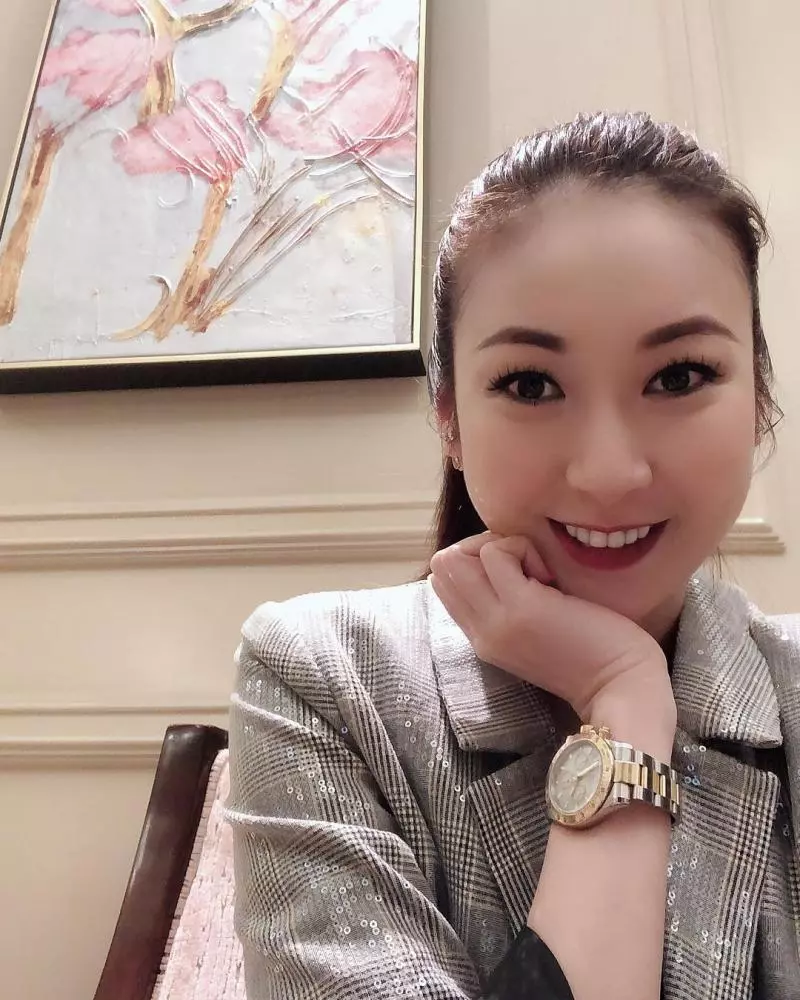 莊思敏生日大搞Party!胡杏兒老公超有異性緣被女圍?還公然抱著TA!