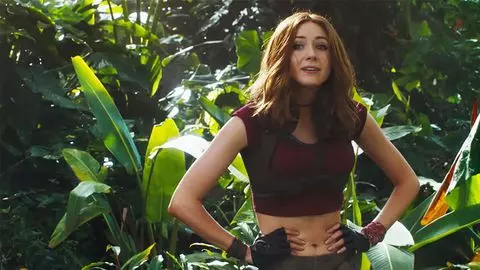 《復聯4》Nebula卸妝後原來那麼索!長發簡直美炸天❤ 網民:《Jumanji》里的馬甲線女神!