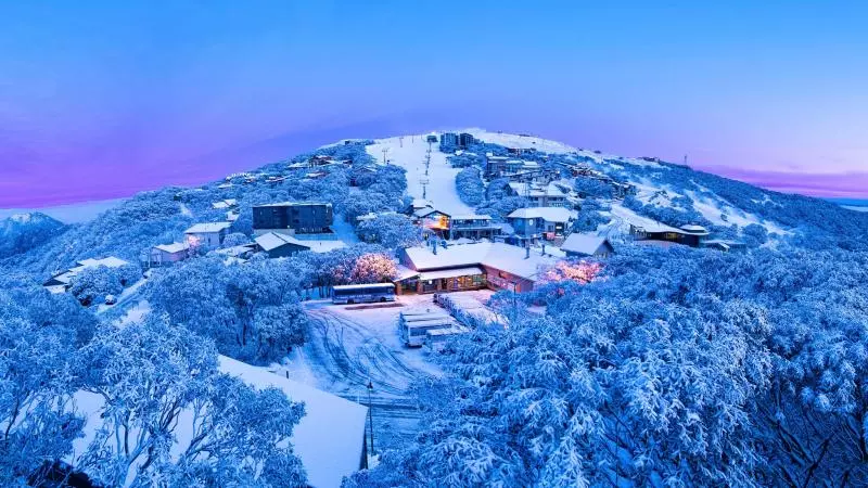 一生必去一次❗澳洲隱藏版景點Mt Buller雪山❄讓你夏天也能"任性"滑雪, 超爽??