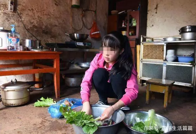 奶奶含辛茹苦將我養大,親生母親來相認,我笑著回了她七個字