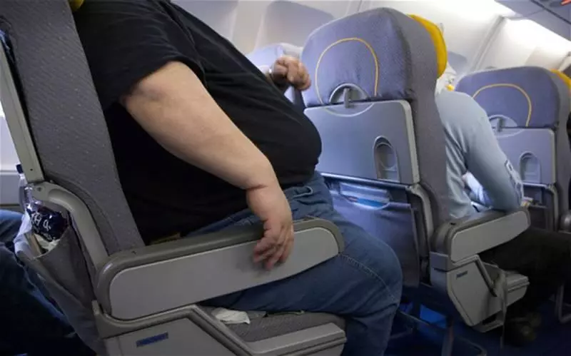 太胖要加錢?未來搭飛機前乘客或需「先秤體重」