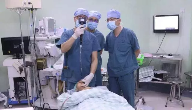 8歲男孩嘴裡這東西腐爛發黑!醫生都驚呆了!