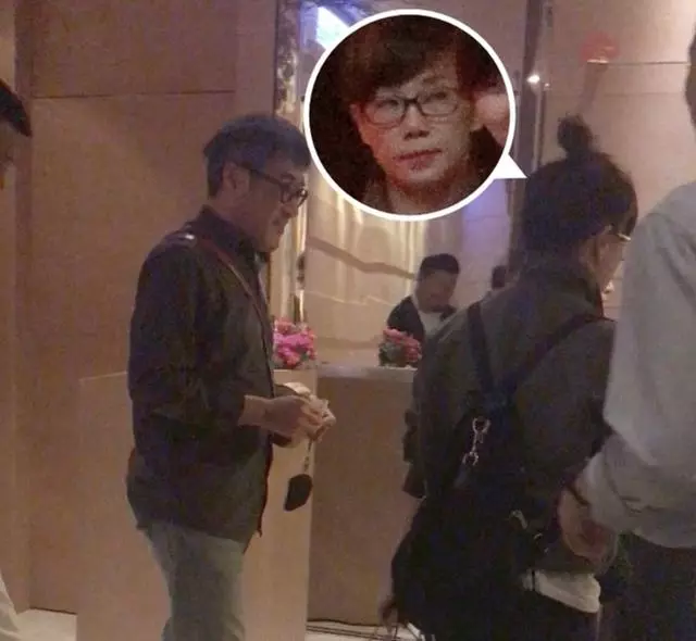 勁爆:李宗盛離婚十五年後夜宴林憶蓮 「一家三口」15年首同框!其樂融融~~~