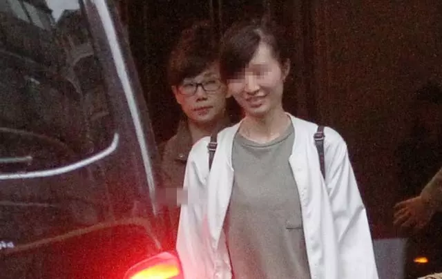 勁爆:李宗盛離婚十五年後夜宴林憶蓮 「一家三口」15年首同框!其樂融融~~~