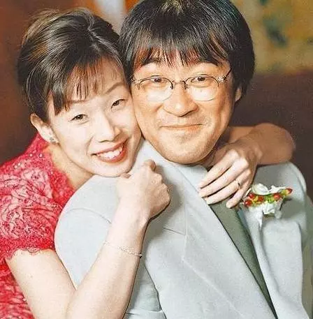 勁爆:李宗盛離婚十五年後夜宴林憶蓮 「一家三口」15年首同框!其樂融融~~~