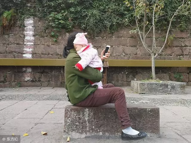 第一次帶男友回家,我媽煮一鍋麵條招待,飯吃到一半我爸羞紅了臉