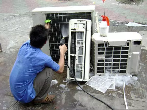 空調這樣裝電費蹭蹭漲,電錶小哥說這樣做,你家電費全小區最低!