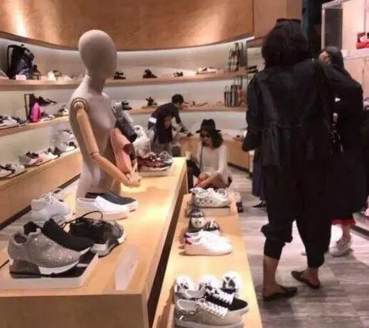 汪峰前妻葛薈婕發文:我女兒竟看上了後媽!網友:後媽實至名歸!