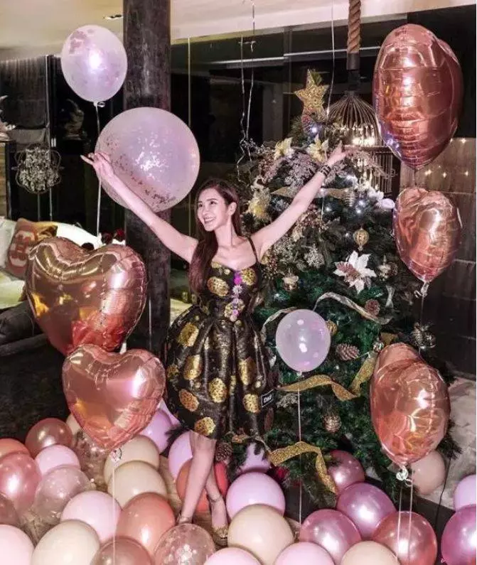 《新加坡》第一貴婦,千億媳婦「」徐子淇「」都比不過她!果然貧窮限制了想像力